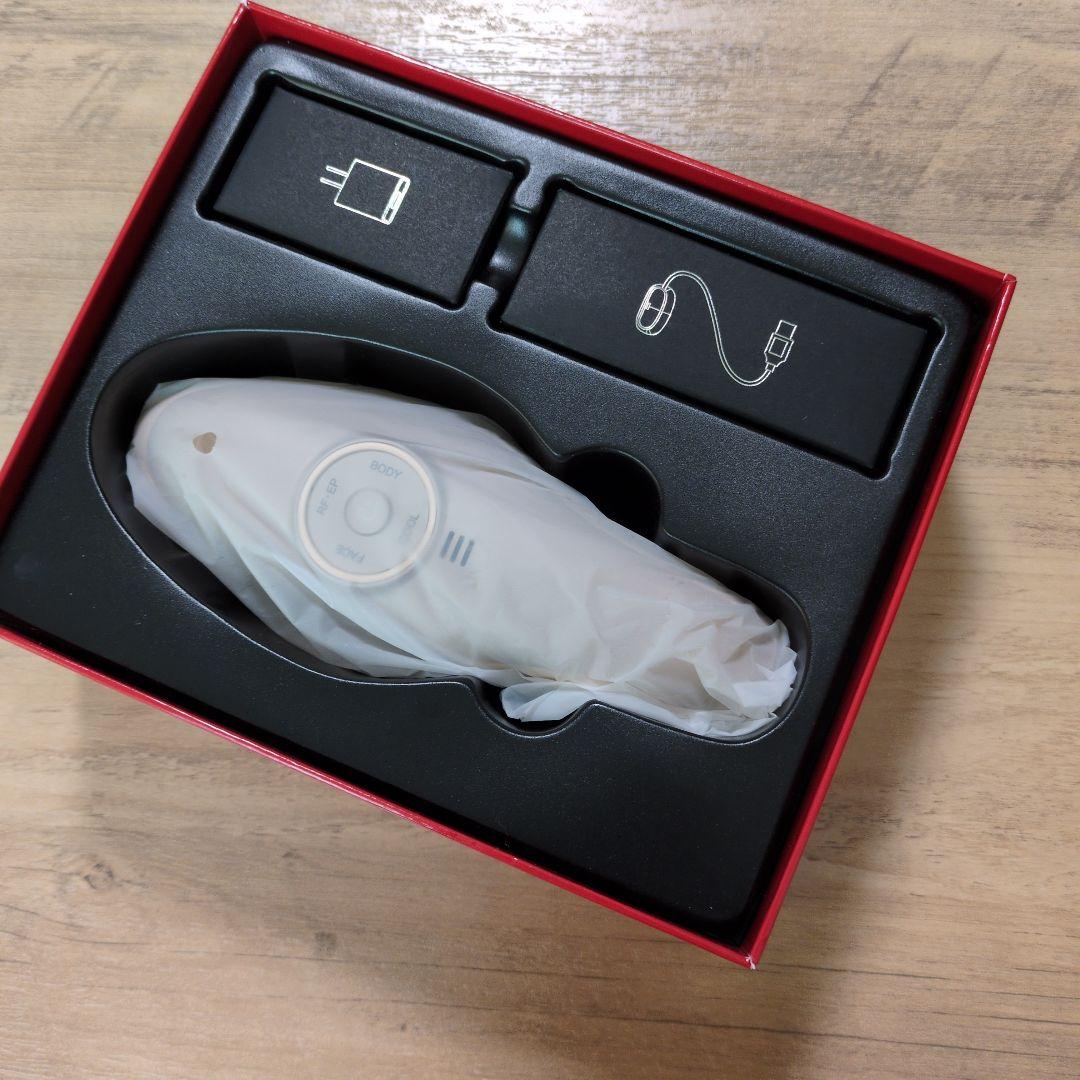 ME ラボンエクラ　美顔器　IKKOプロデュース