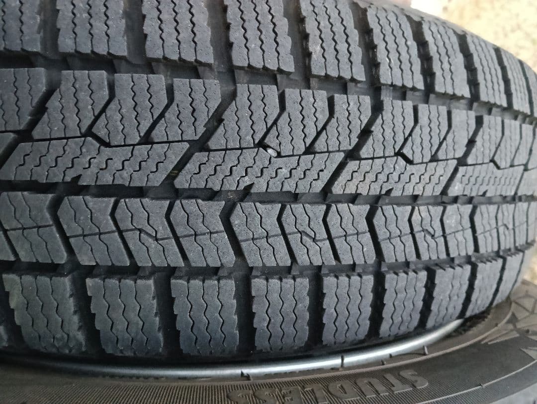 送料込み！梱包済み！2022年製 155/65R14スタッドレスタイヤホイール