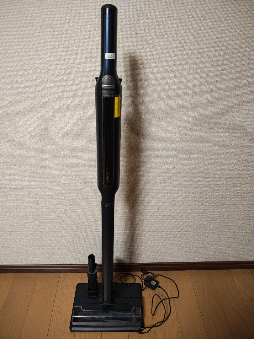 シャーク★コードレスクリーナー★CS401JRB★バッテリーの状態良好★2