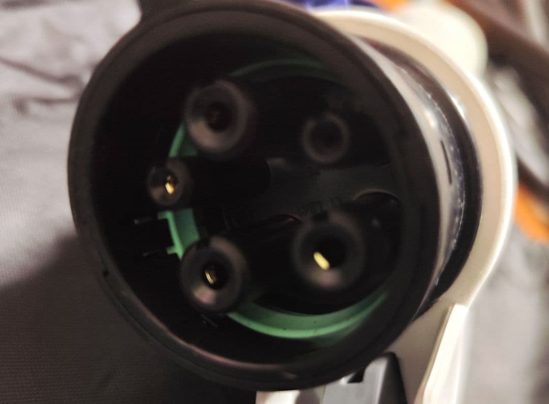 【送料込み】純正　日産リーフ　充電ケーブル　モデル 29690 6WX1A