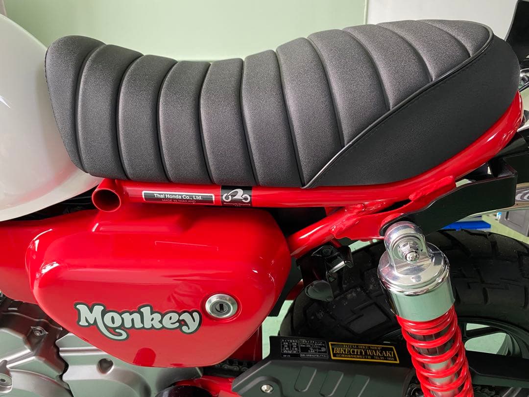 美品モンキー125 Gcraft 段付きタックロールシート