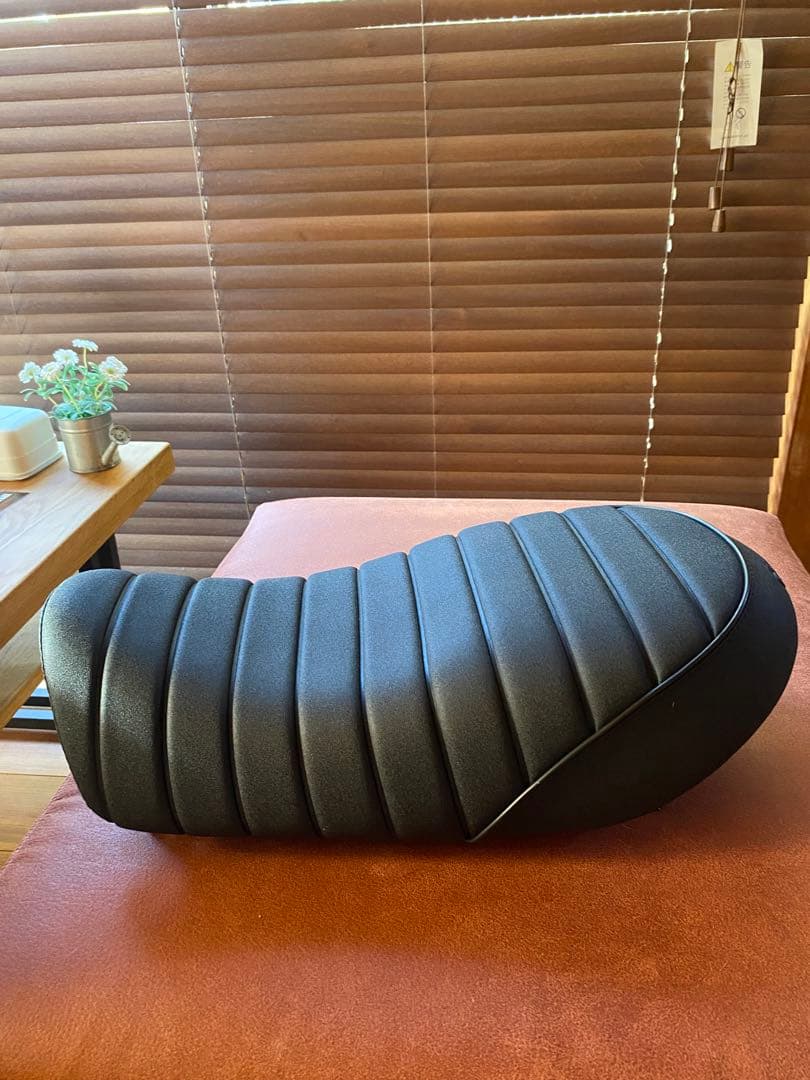 美品モンキー125 Gcraft 段付きタックロールシート