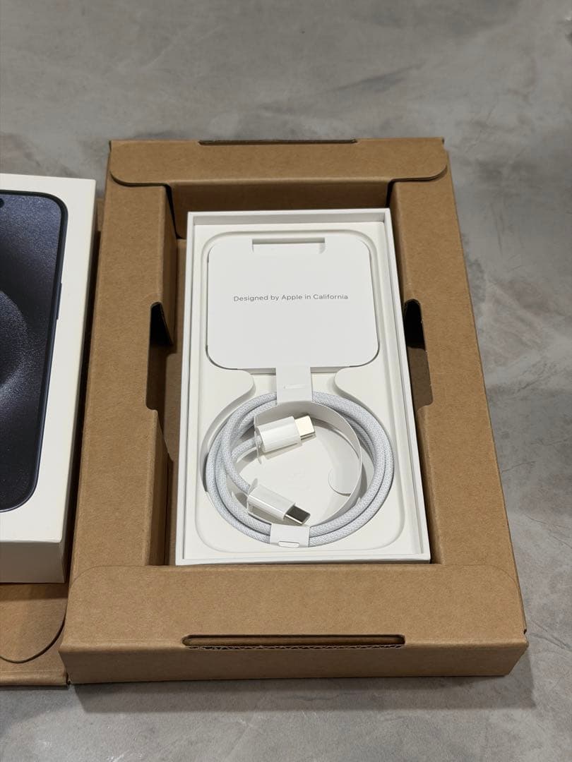 Apple iPhone 15 Pro 256GB ブルーチタニウム 本体