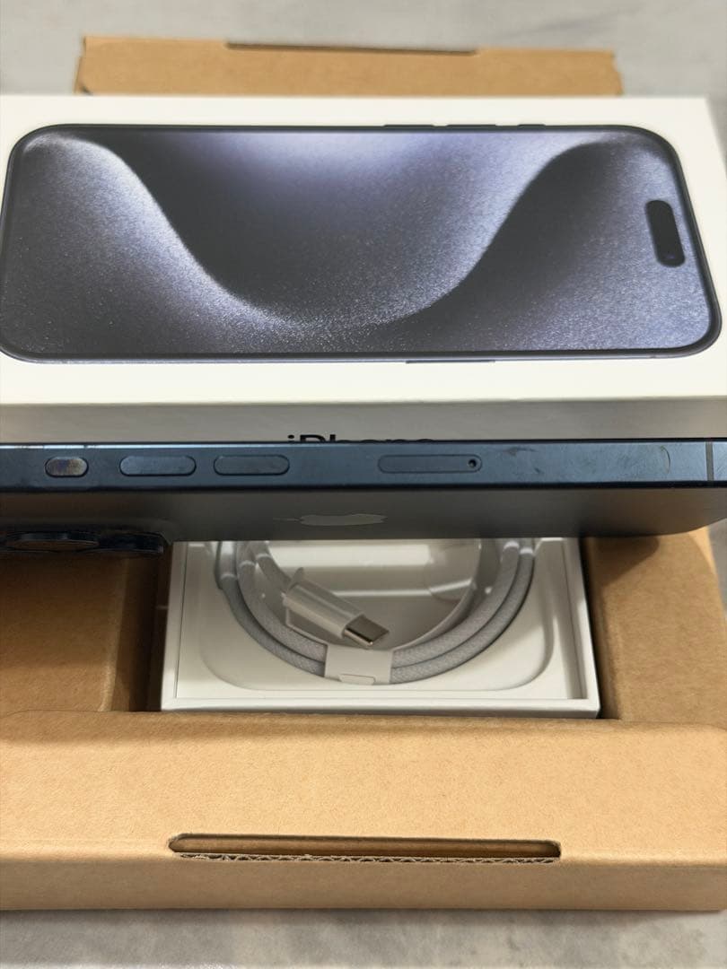 Apple iPhone 15 Pro 256GB ブルーチタニウム 本体