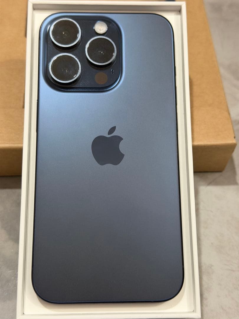 Apple iPhone 15 Pro 256GB ブルーチタニウム 本体