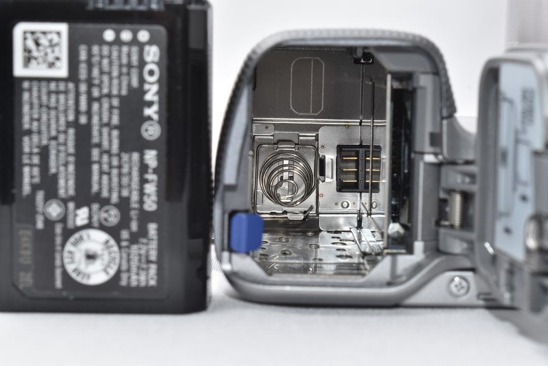 【元箱付き】SONY NEX-5 ミラーレスカメラ シルバー E 18-55mm