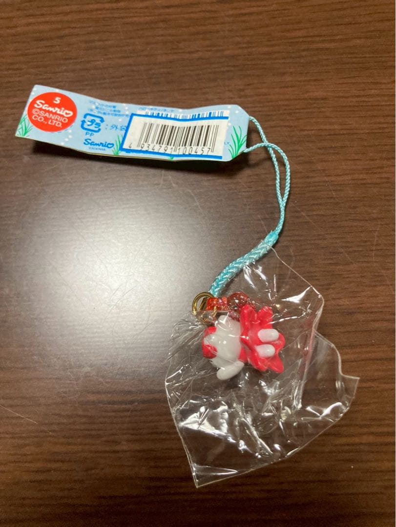 希少 激レア 新品 ご当地 ハローキティ 赤いべべ着たかわいい金魚 ストラップ