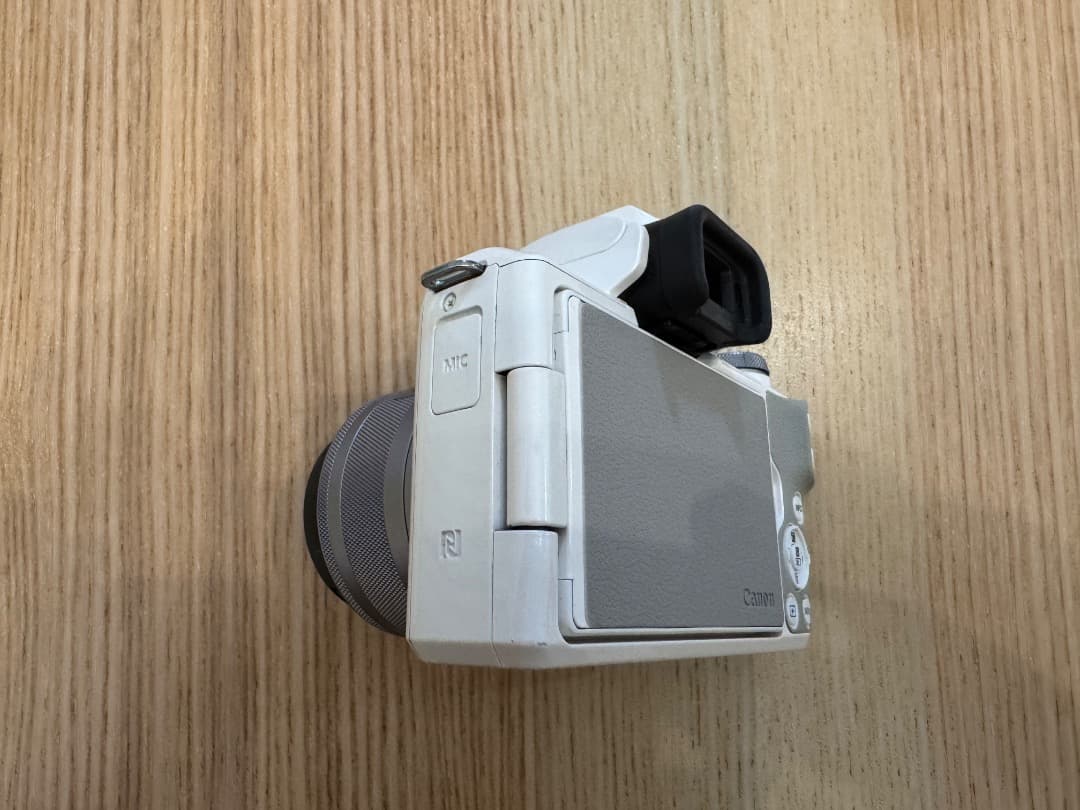 (楽一番公式アカウント69 専用)Canon EOS Kiss M ホワイト