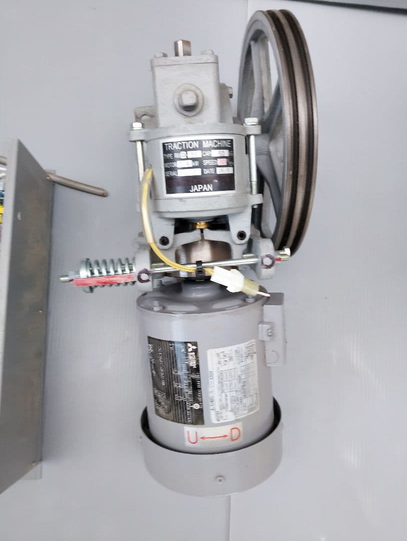 三菱電機製エレベーター用トラクションマシン(あ44)