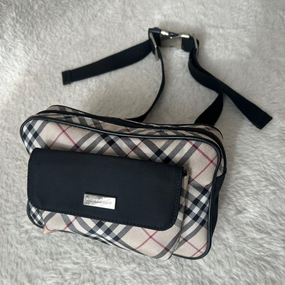 希少✨バーバリー ノバチェック ボディバッグ ショルダーバッグ ロゴプレート