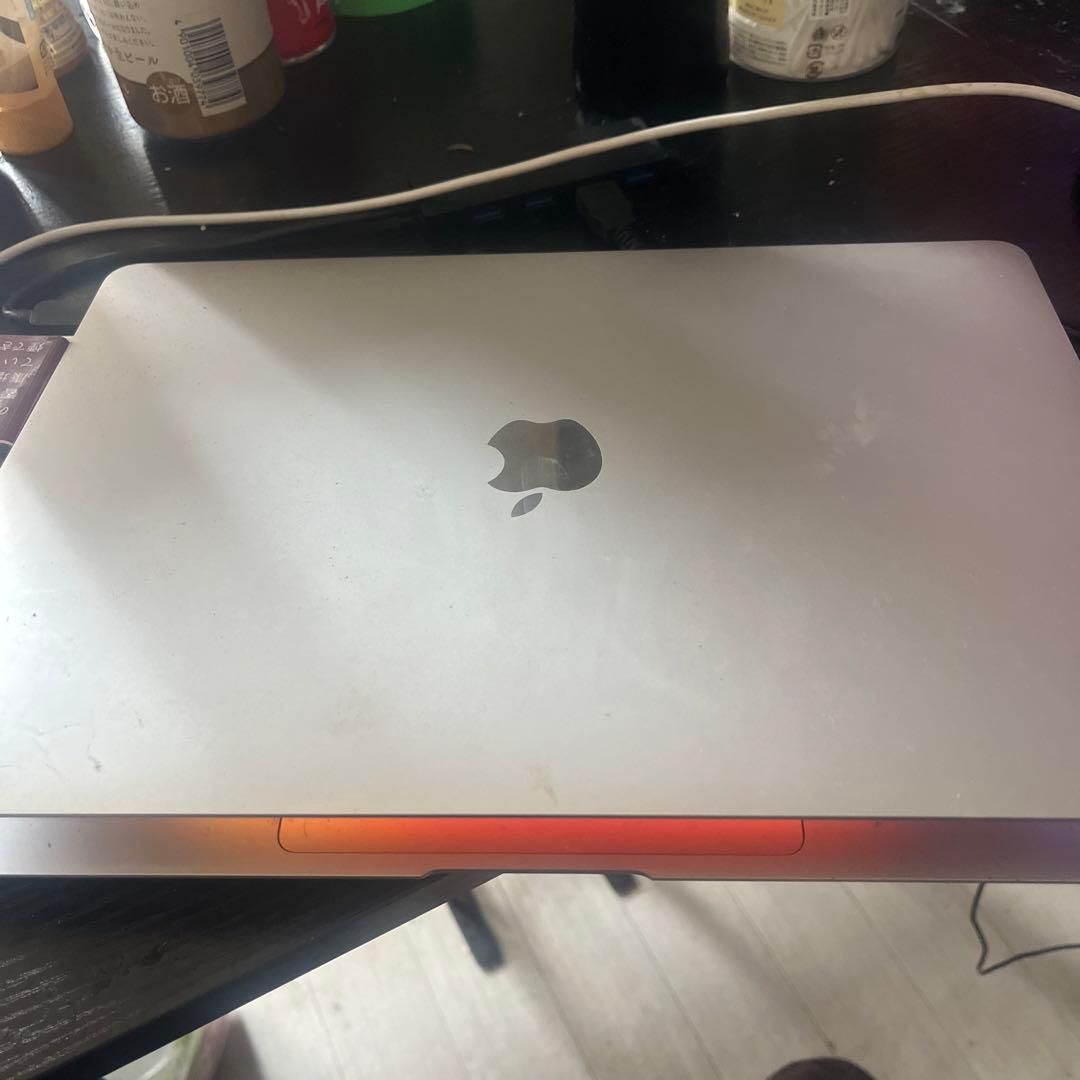 MacBook Air シルバー　m1チップ搭載