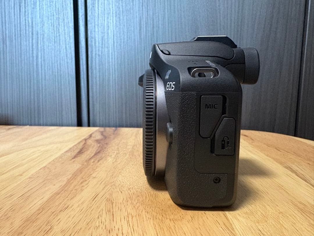 ※30日まで：新品未使用 Canon EOS R100 ボディ本体・付属品のみ