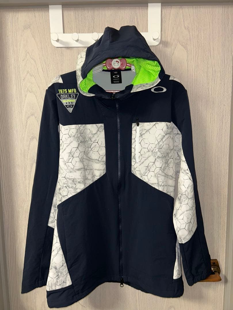 こ*こ様 Oakleyトレーニングウェアとパンツセット スポーツ ゴルフ