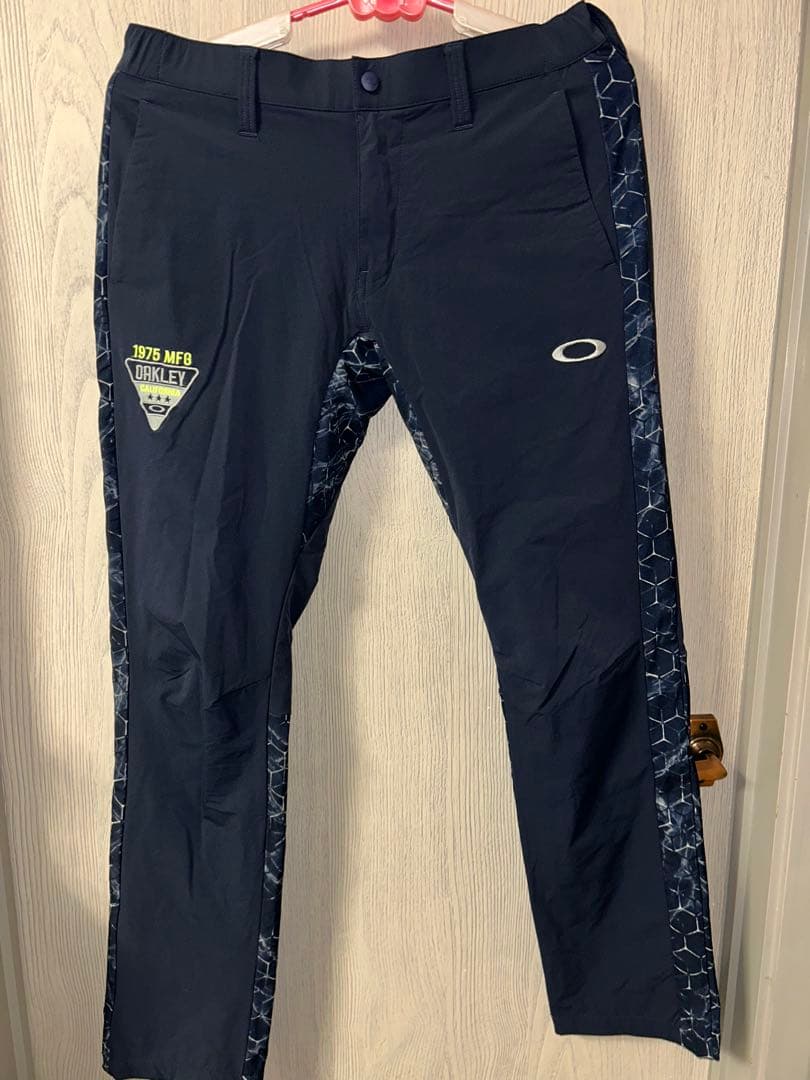 こ*こ様 Oakleyトレーニングウェアとパンツセット スポーツ ゴルフ