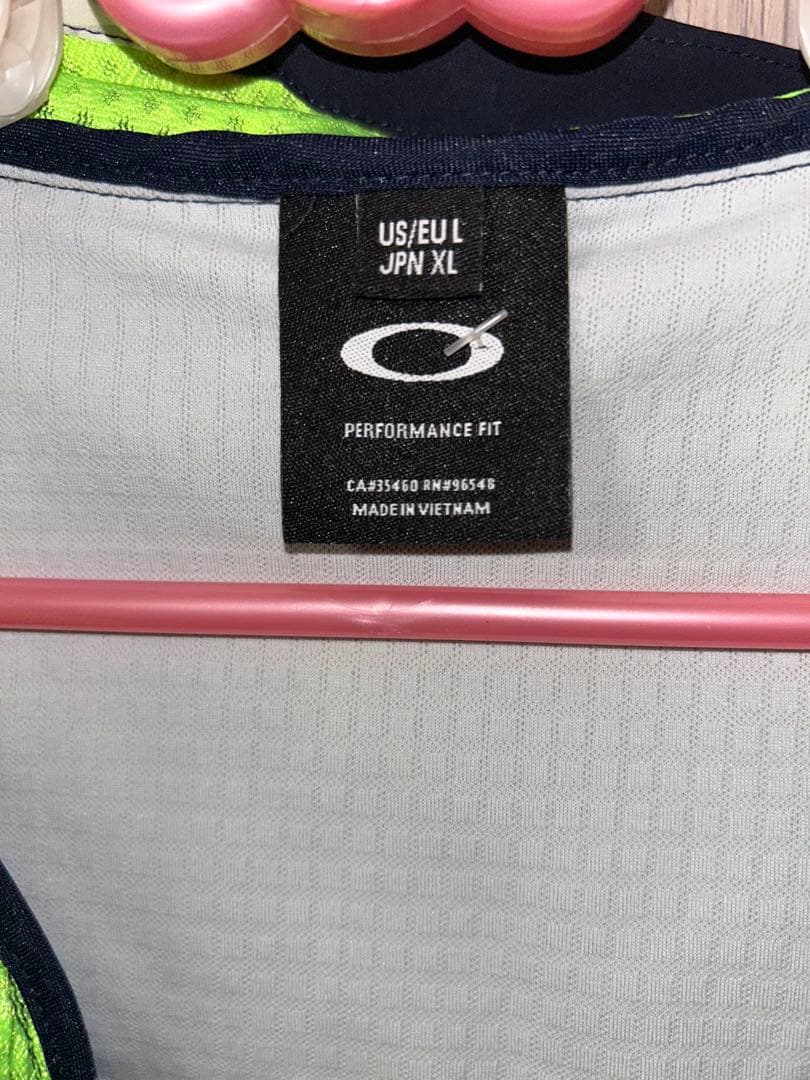 こ*こ様 Oakleyトレーニングウェアとパンツセット スポーツ ゴルフ