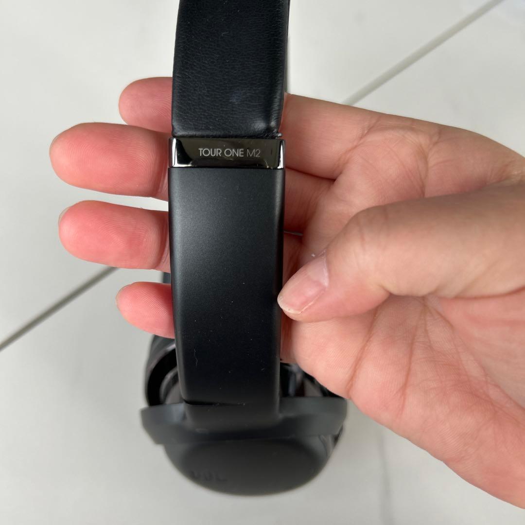 美品　JBL Tour One M2 ワイヤレスヘッドホン