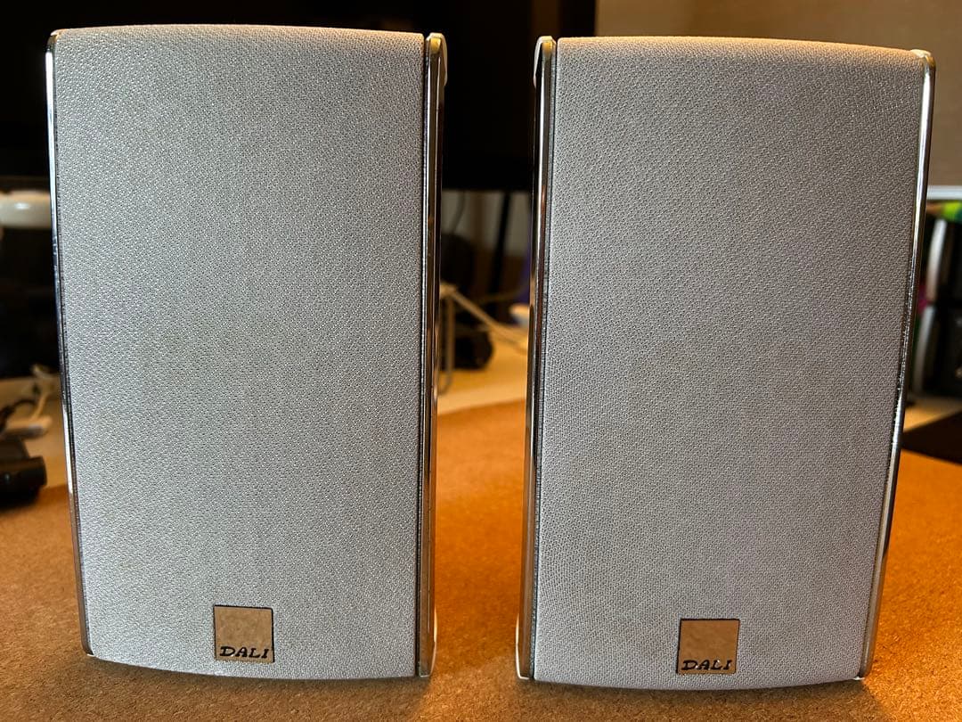 DALI FAZON MIKRO スピーカー （ホワイト）