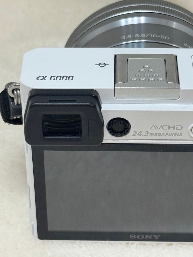 ソニー ミラーレス一眼カメラ α6000