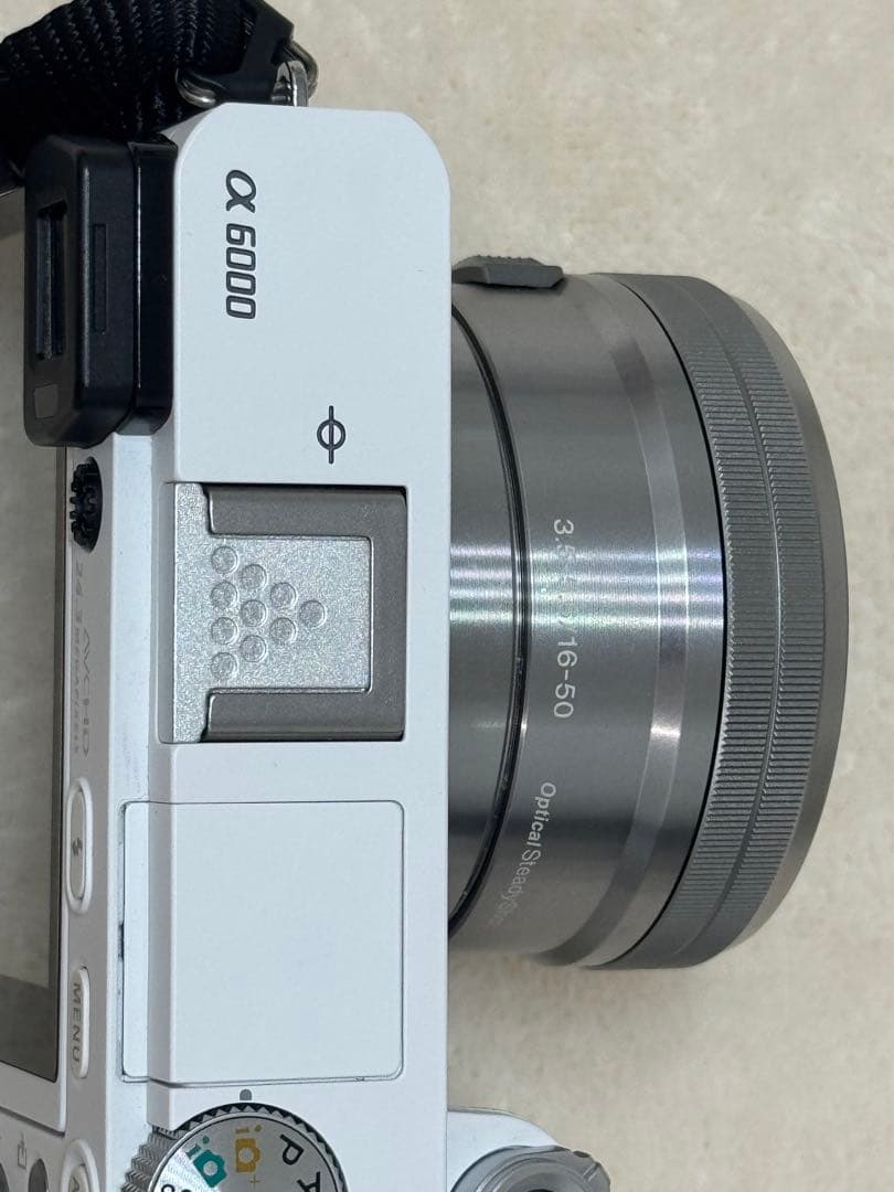 ソニー ミラーレス一眼カメラ α6000