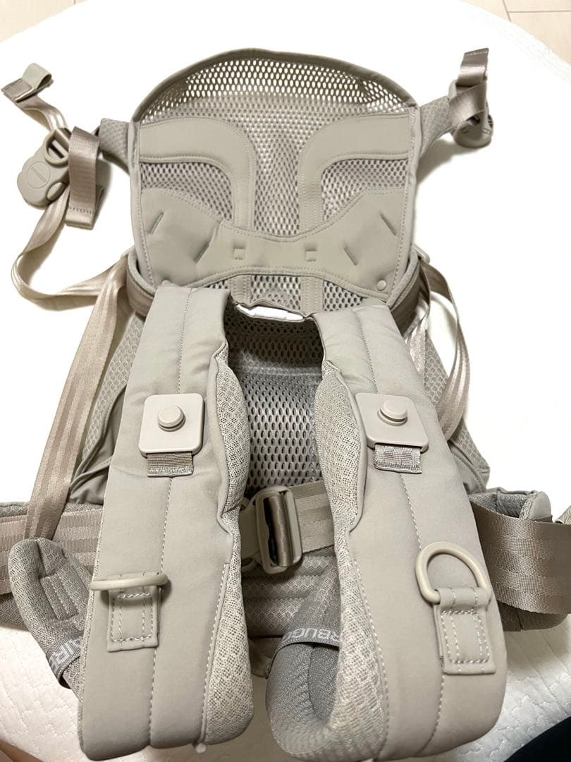 ⭐︎美品⭐︎エアバギーベビーキャリア抱っこ紐サンドアッシュ