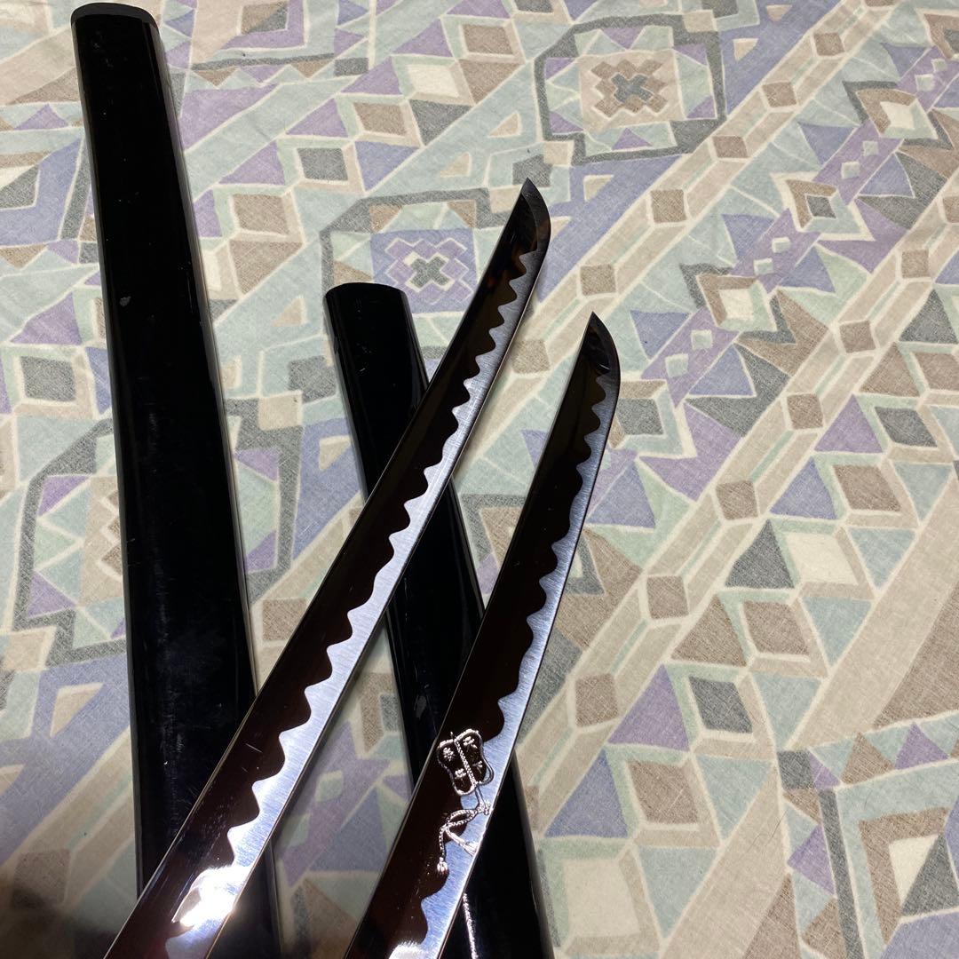 上級模造刀大小2本 黒柄 龍彫刀身と龍彫黒呂鞘