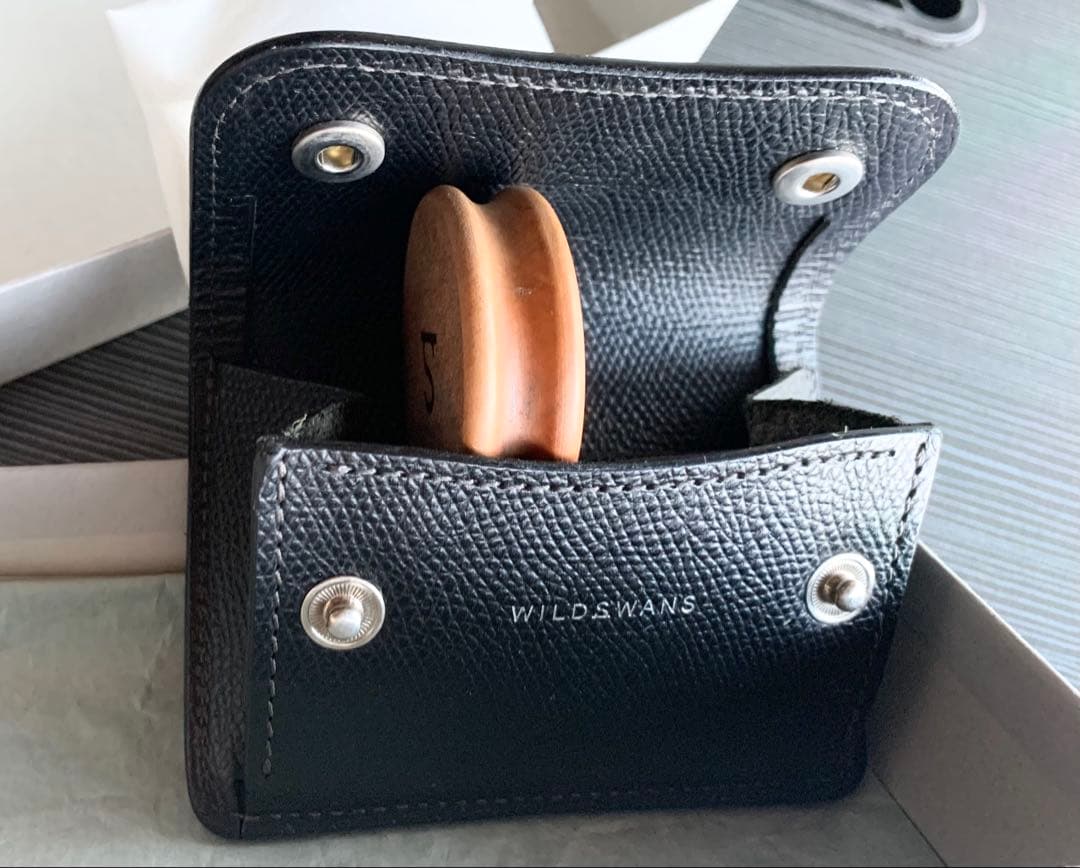 タング 別注 フルグレイン 型押しサドル ワイルドスワンズ WILDSWANS