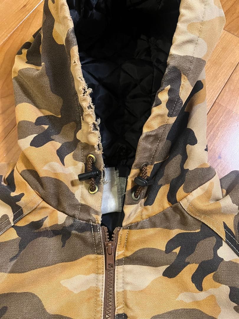 Carhartt アクティブジャケット 鬼フェード　古着　ユニセックス　迷彩柄