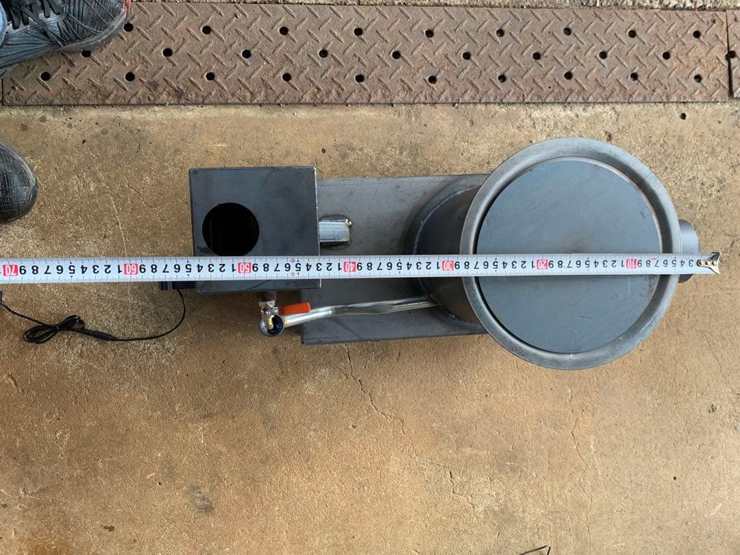 廃油ストーブ 煙突アダプタ付き　耐熱塗装　80mm、100mm煙突使えます。