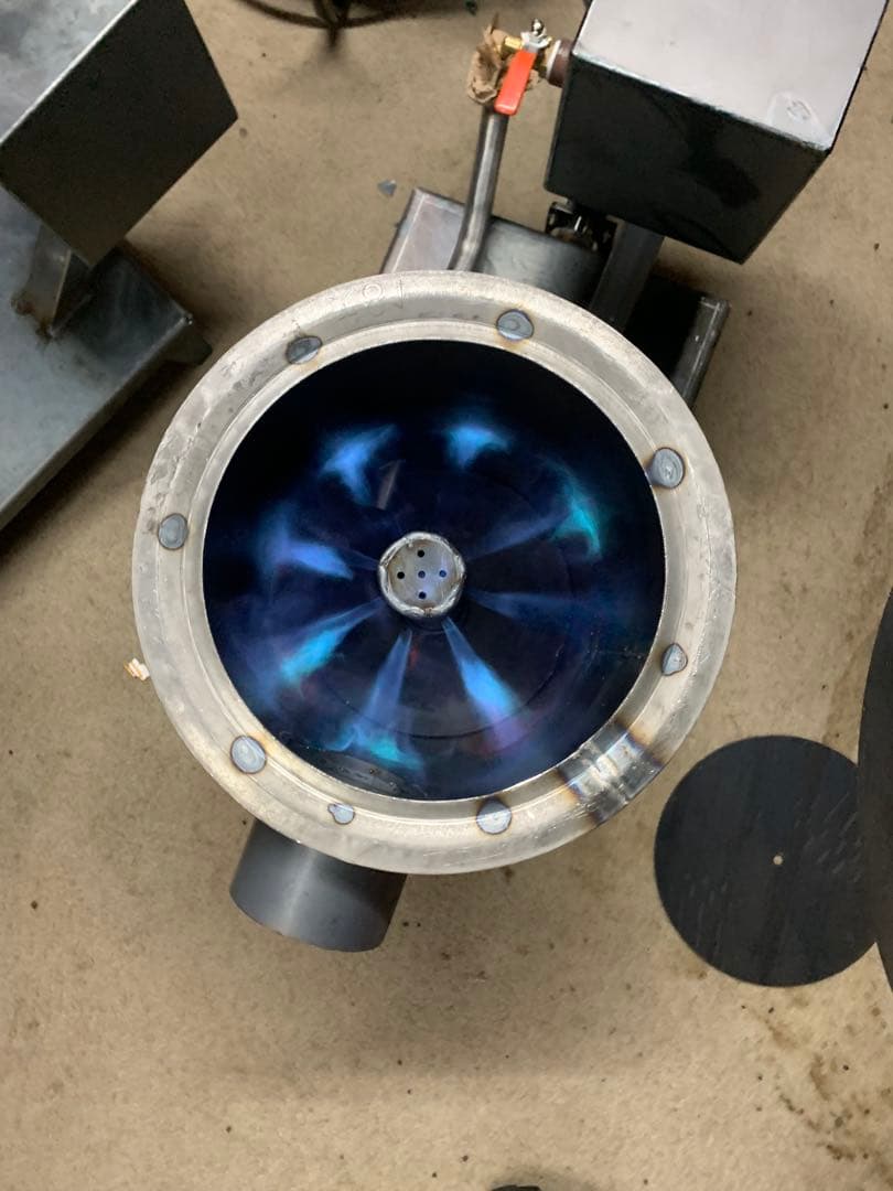 廃油ストーブ 煙突アダプタ付き　耐熱塗装　80mm、100mm煙突使えます。