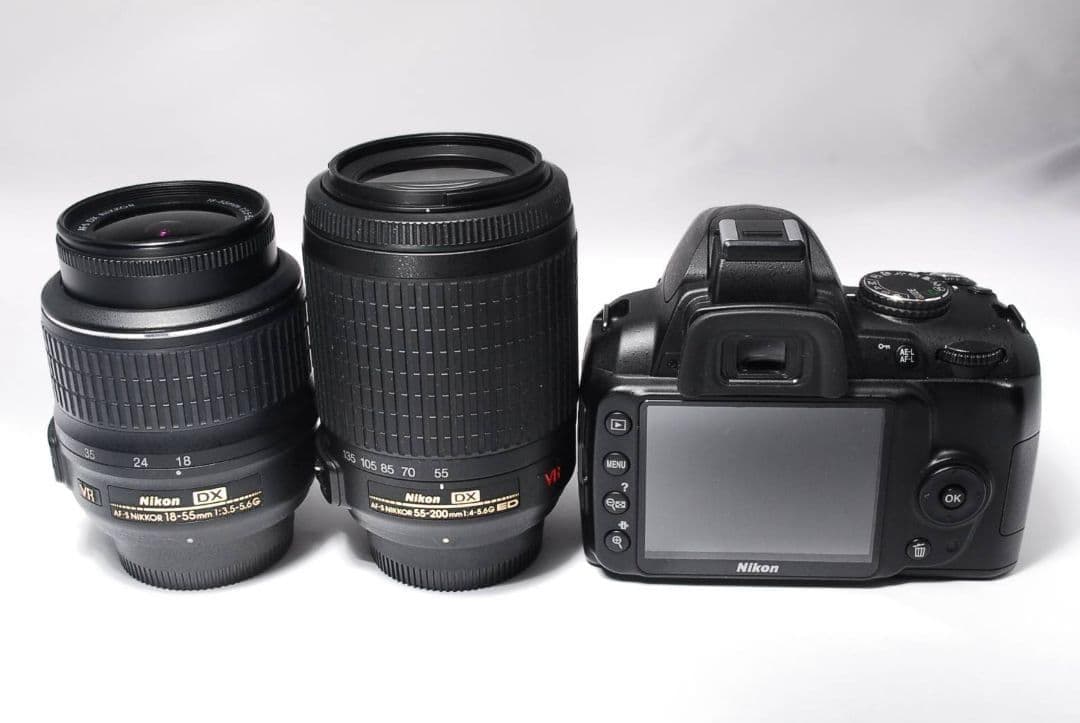 ♥一眼デビュー応援♥Nikon D3000♥ AF-S標準＆望遠セット Wレンズ
