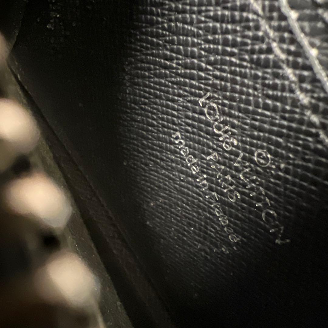 ルイヴィトンLOUIS VUITTON ジッピーパース　タイガ