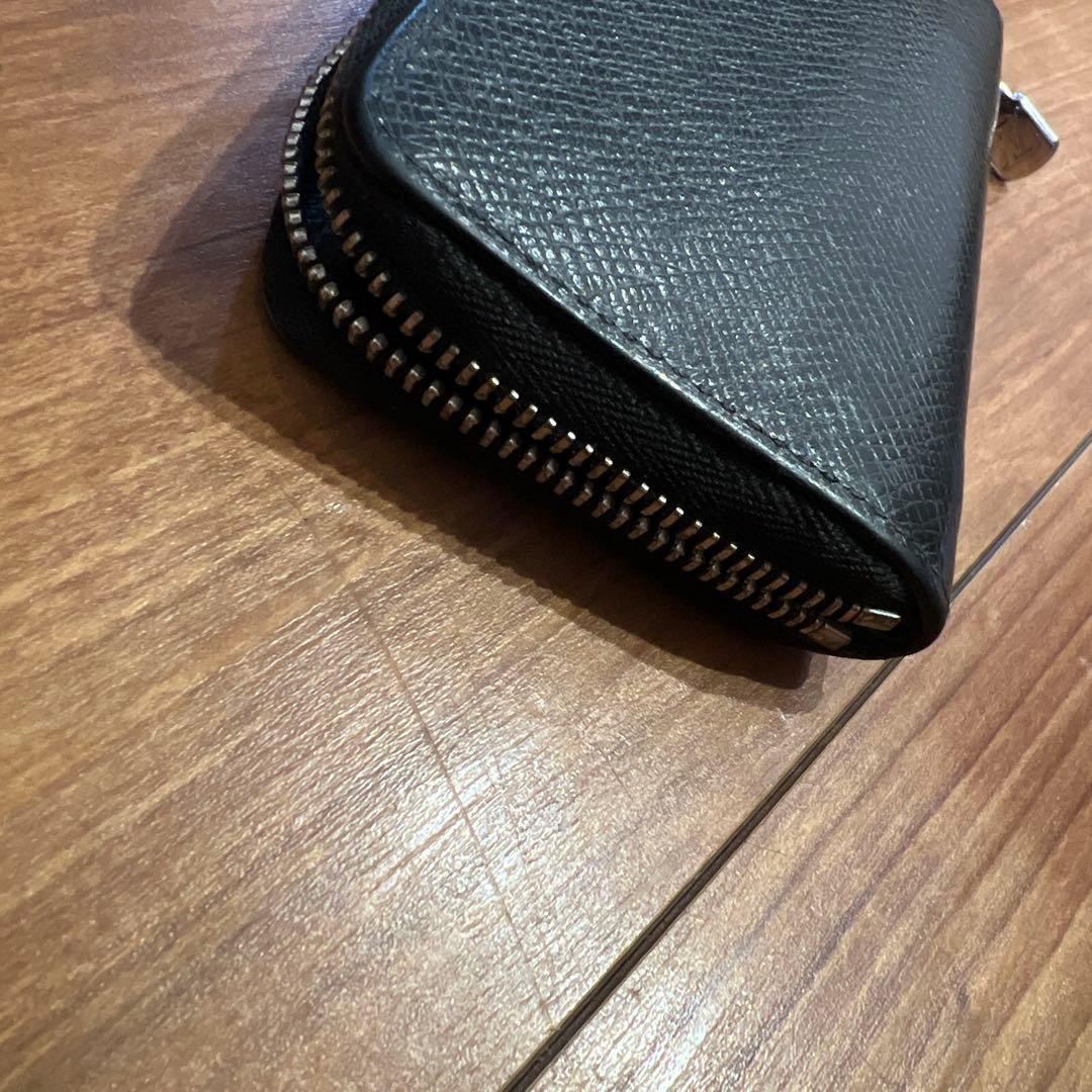 ルイヴィトンLOUIS VUITTON ジッピーパース　タイガ