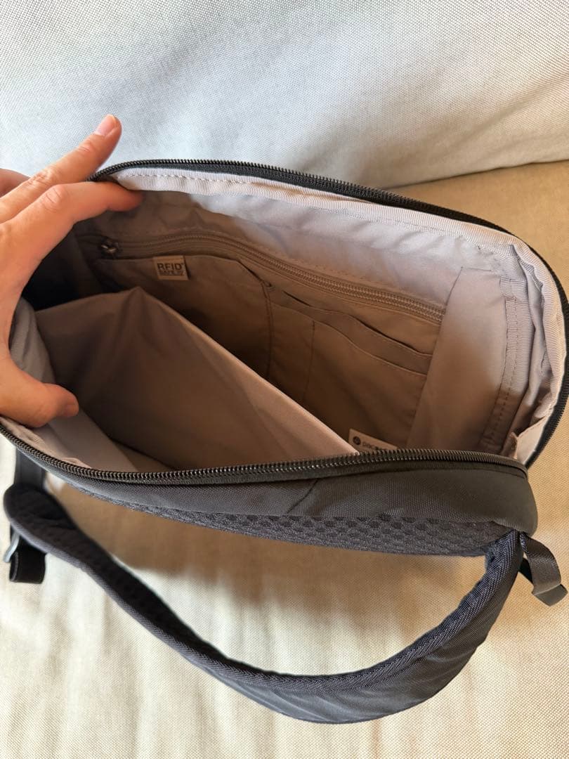 pacsafe パックセーフ　vibe 325