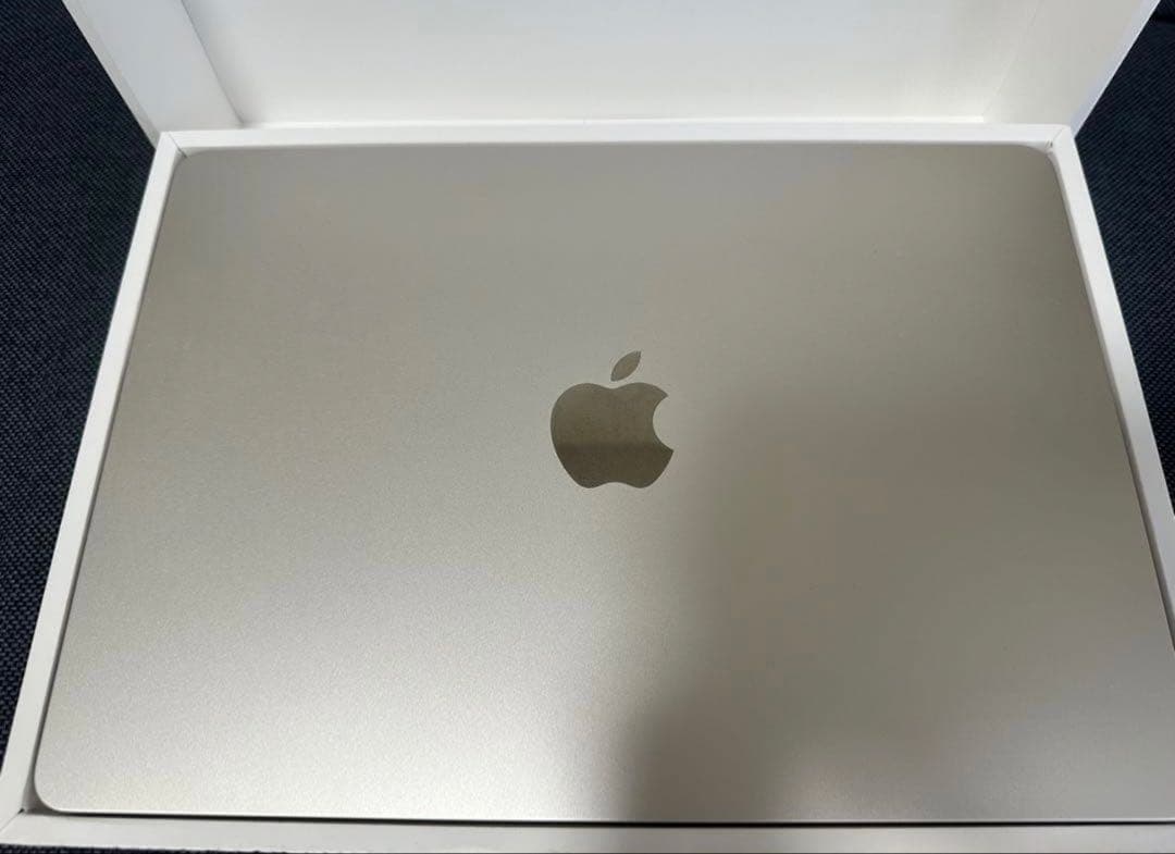 【美品】MacBook Air M3 シルバー 本体 充電ケーブル付き