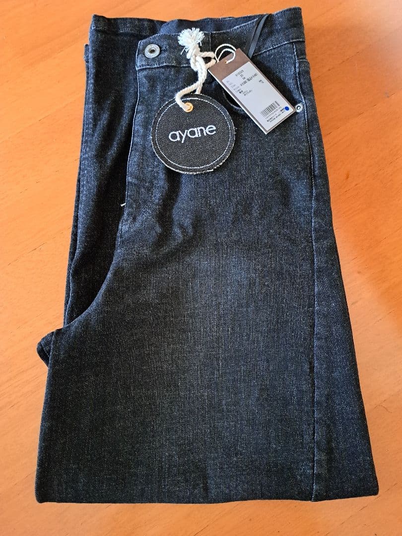 【新品タグ付き】ayane(アヤン)　バレルレッグデニム　34サイズ／ブラック