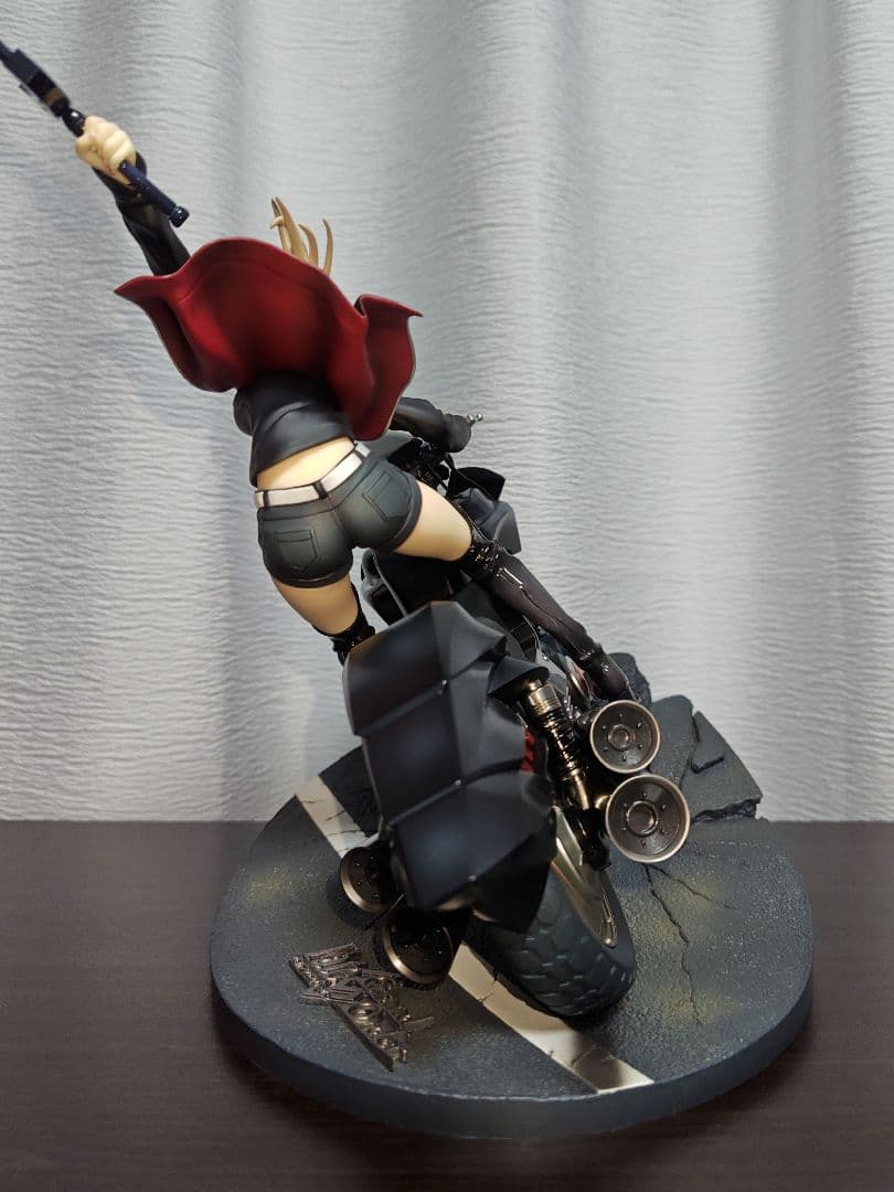 セイバー/アルトリア・ペンドラゴン〔オルタ〕＆キュイラッシェ・ノワール