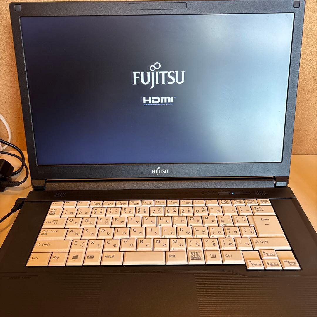 Windowsノート本体 Fujitsu A579/B Core i5(8265U)12GB/256GB