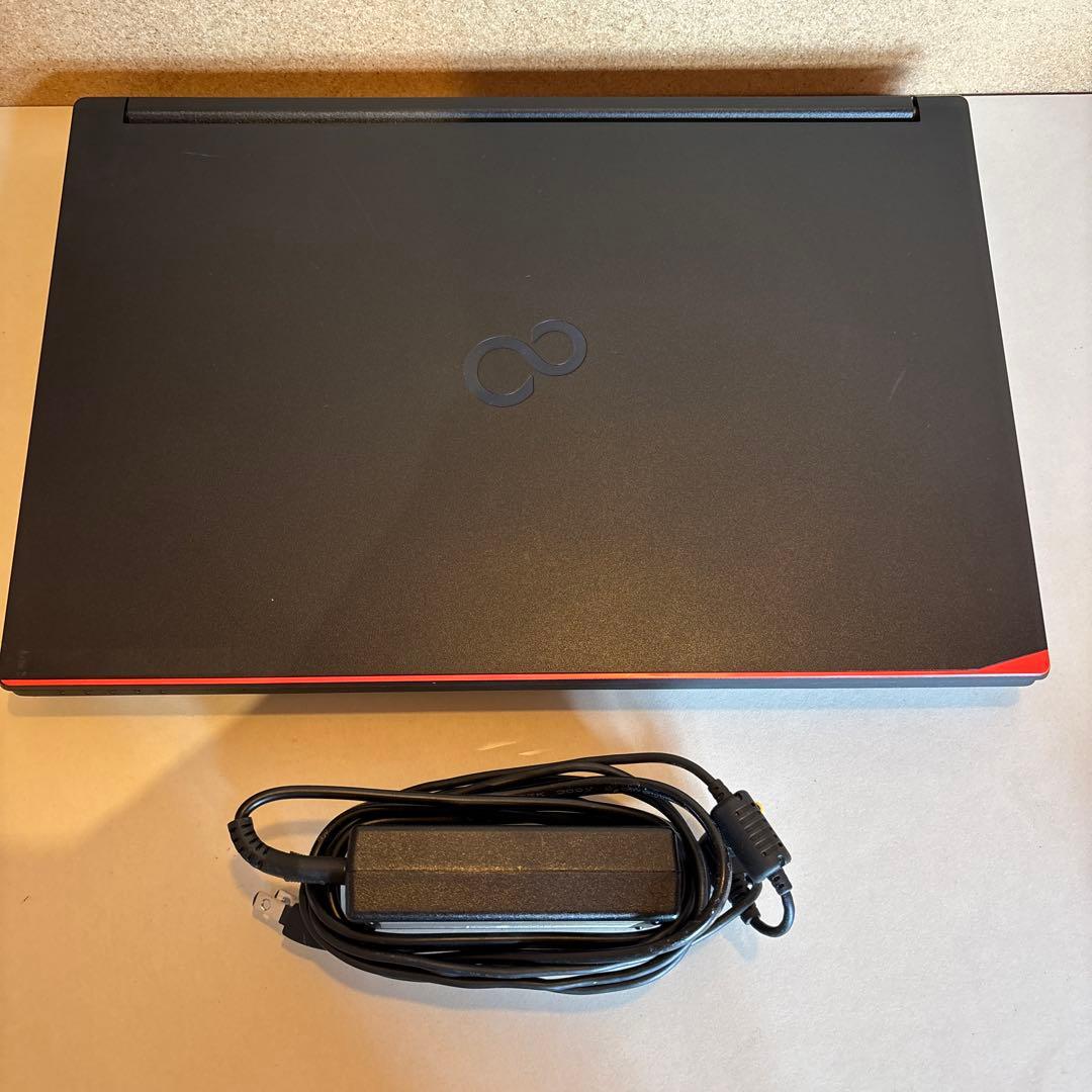 Windowsノート本体 Fujitsu A579/B Core i5(8265U)12GB/256GB