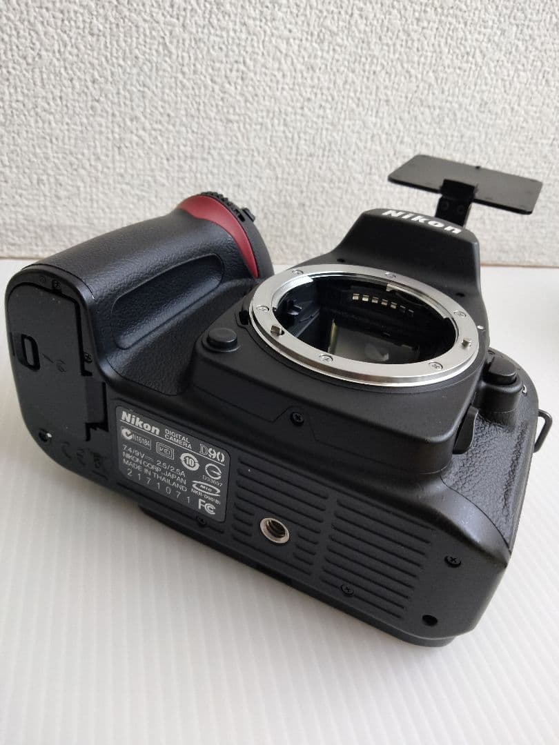 Nikon D90 ボディのみ　箱ほか付属品多数