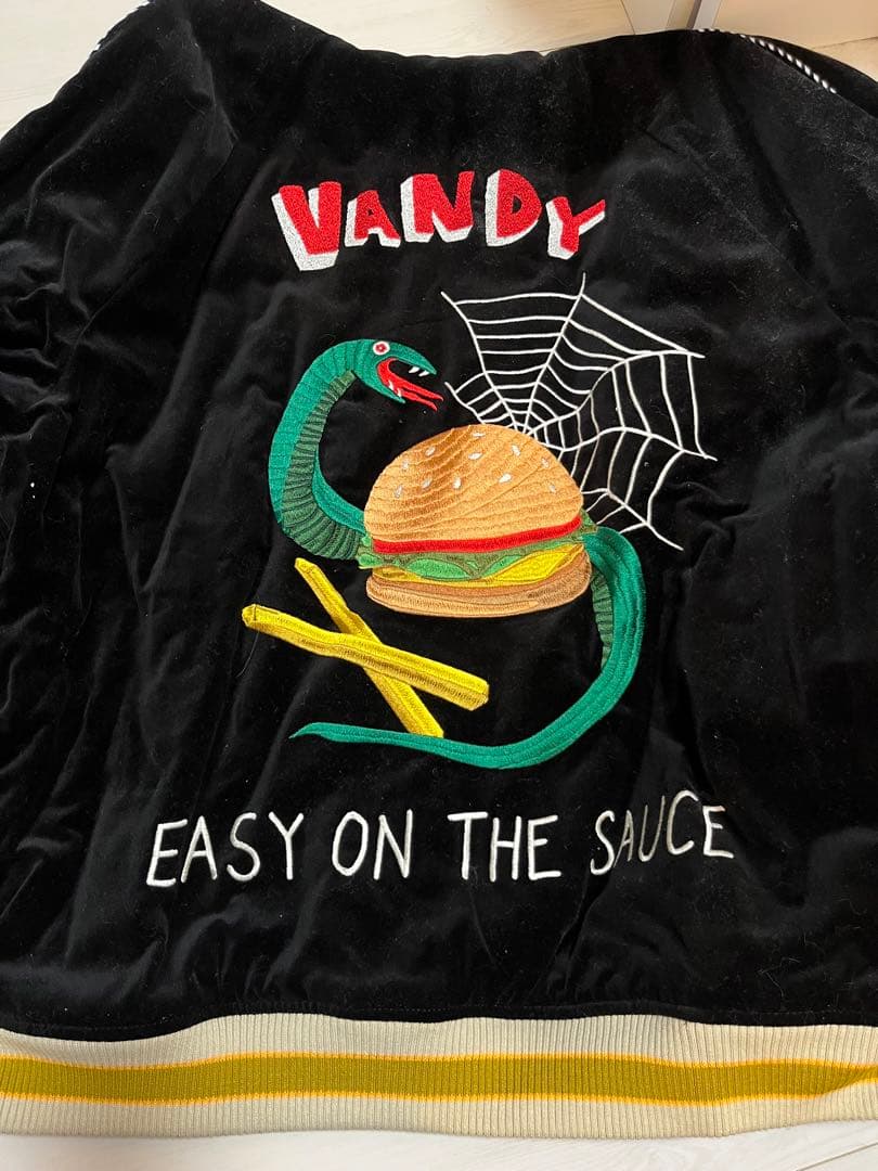 Vandy The Pink リバーシブルスカジャン