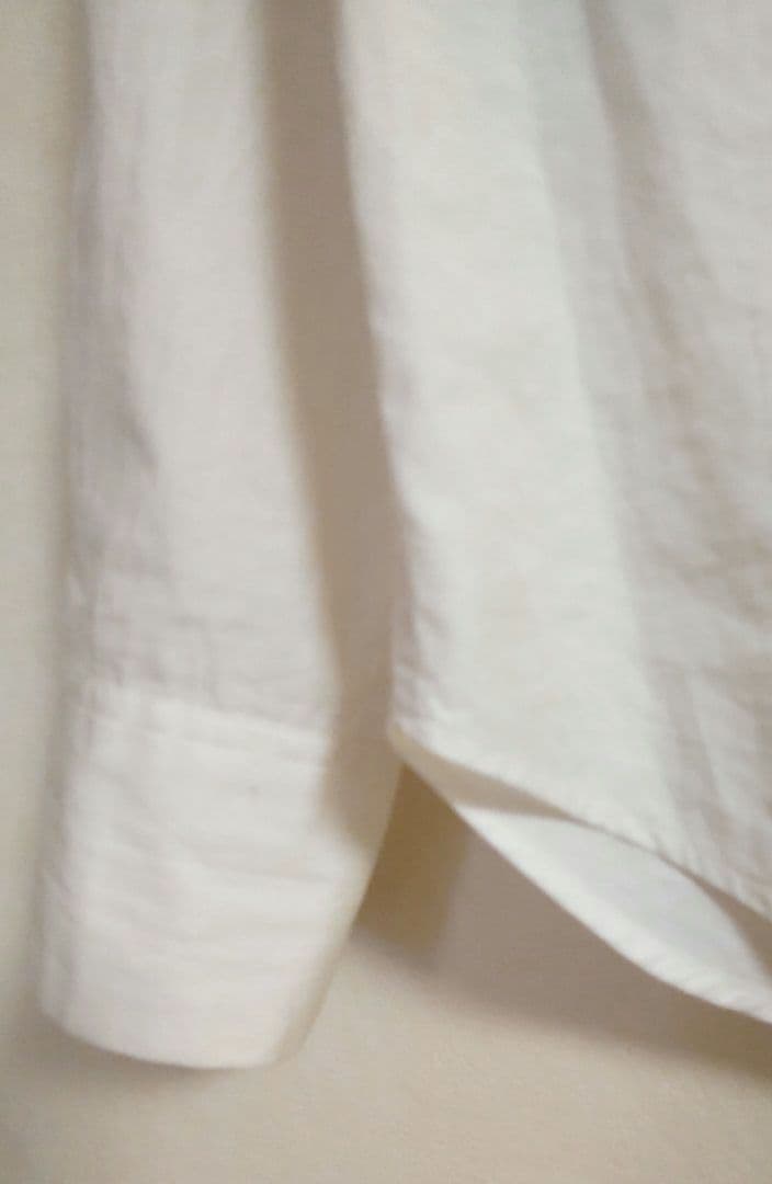 美品※マーガレットハウエル/2025年作・ラッフルフリルシャツ 実物