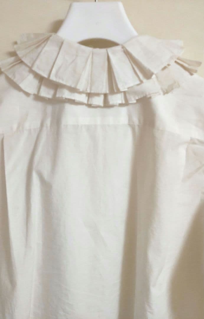 美品※マーガレットハウエル/2025年作・ラッフルフリルシャツ 実物