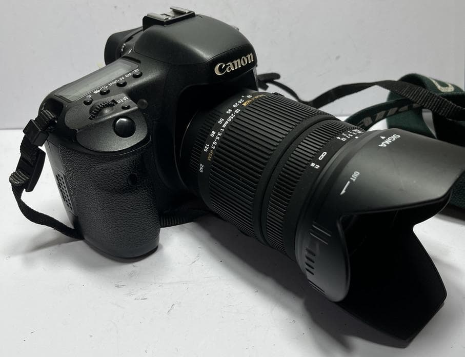Cannon　EOS 7D SIGMA シグマ 18-250mmバッテリー充電器