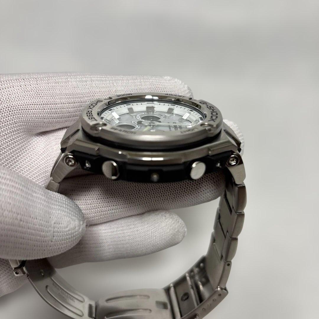 i*u様 メンズ腕時計　　　　　　　　　　　　G-SHOCK (電波ソーラー)