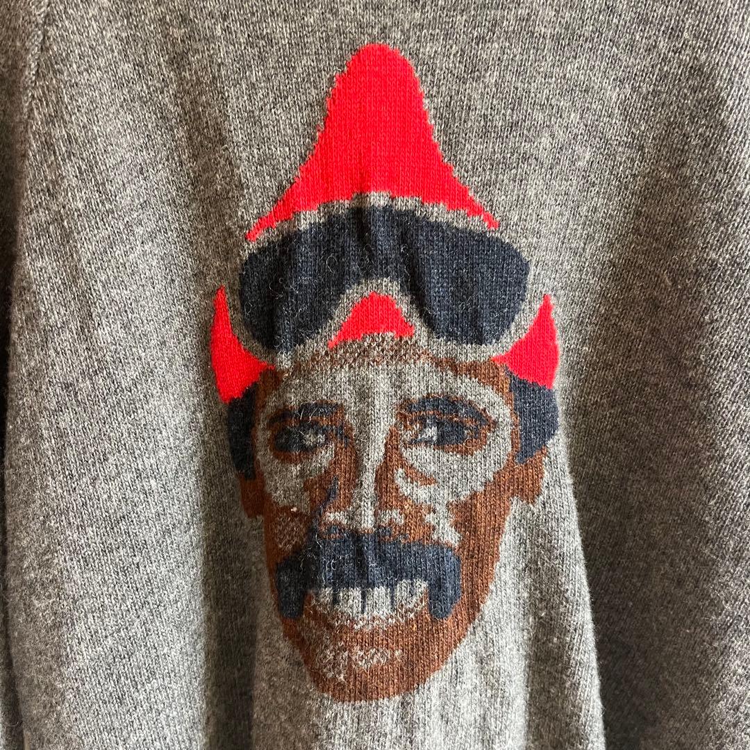 Bogen ボーゲン グレー セーター オジサン顔