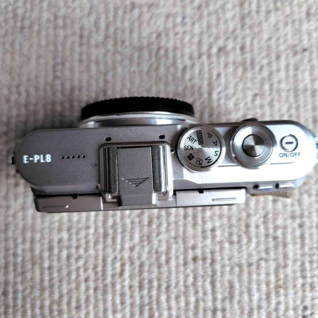【美品！】OLYMPUS PEN E-PL8 ダブルズーム　ショット数322