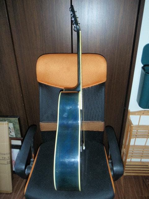 YAMAHA FG422 OBB 　程度美品　良く鳴る、ピックガード交換済み