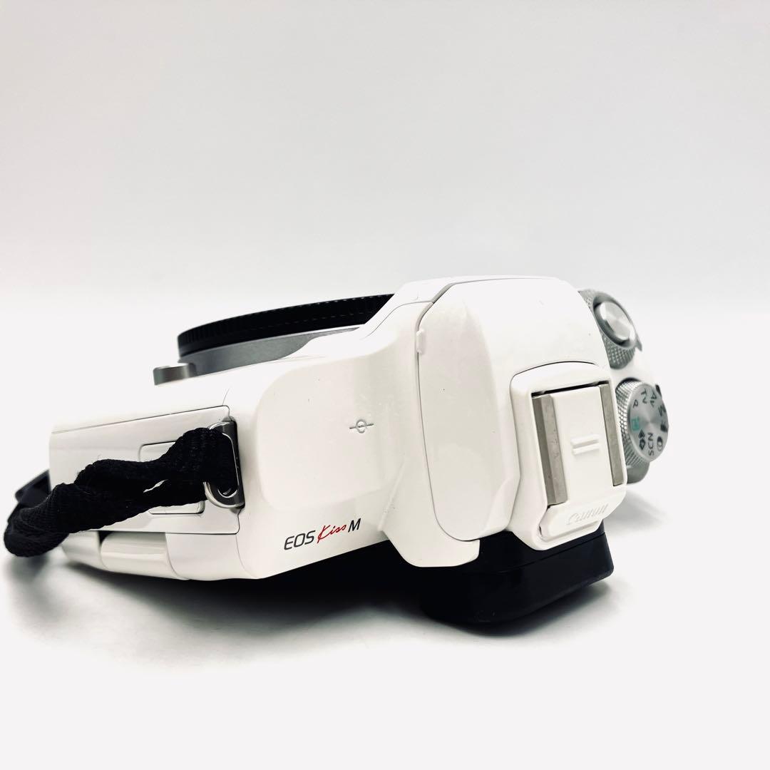 Wi-Fi対応♪ Canon EOS Kiss M ホワイト　18-55mm