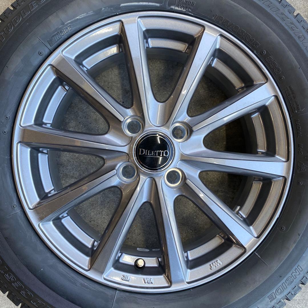中古溝ありブリヂストンスタッドレスセット185/65R15アクア、ノート