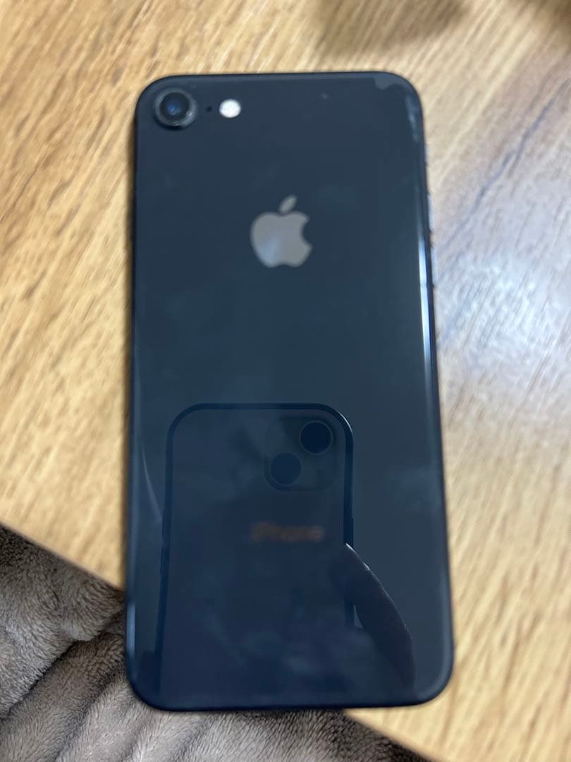 Apple iPhone 8 ブラック 本体ジャンク品画面ひび割れ６４ＧＢ